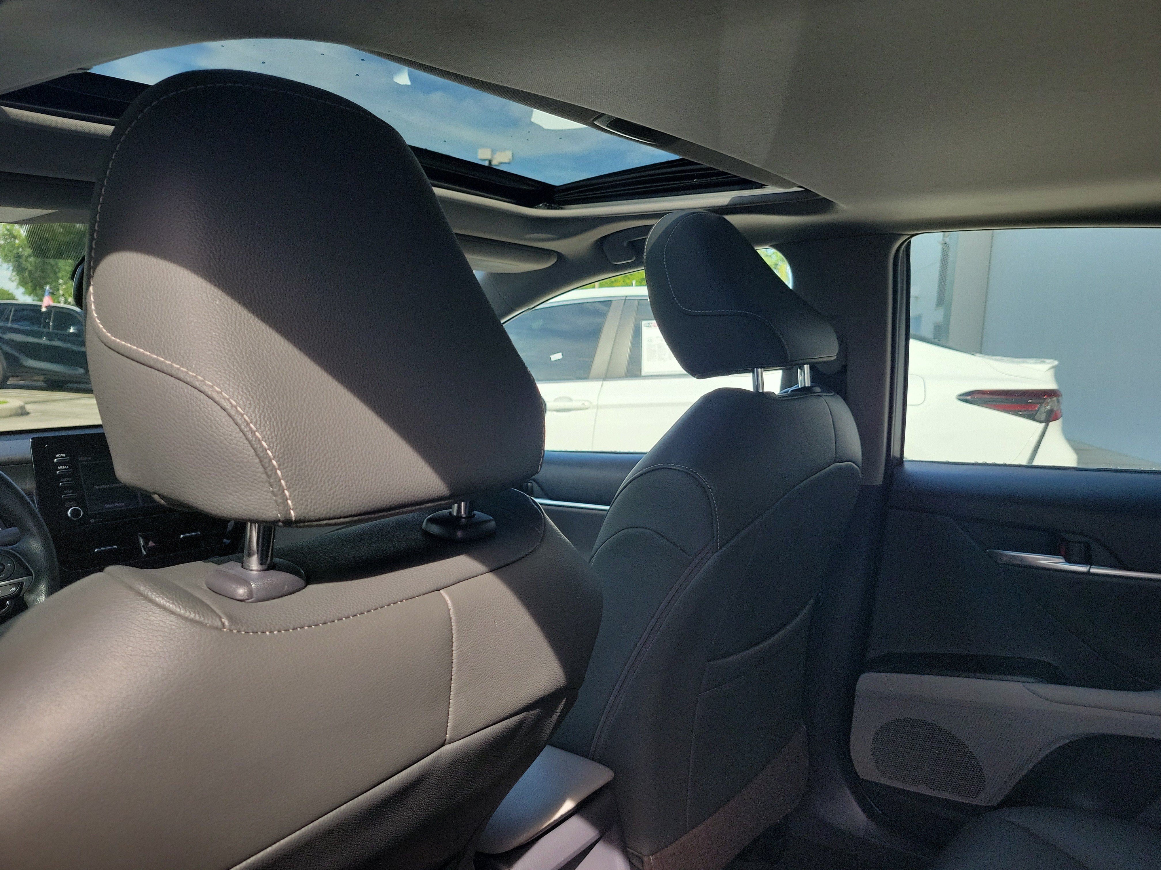 Used 2021 Toyota Camry LE w/ Convenience Package FWD image 14