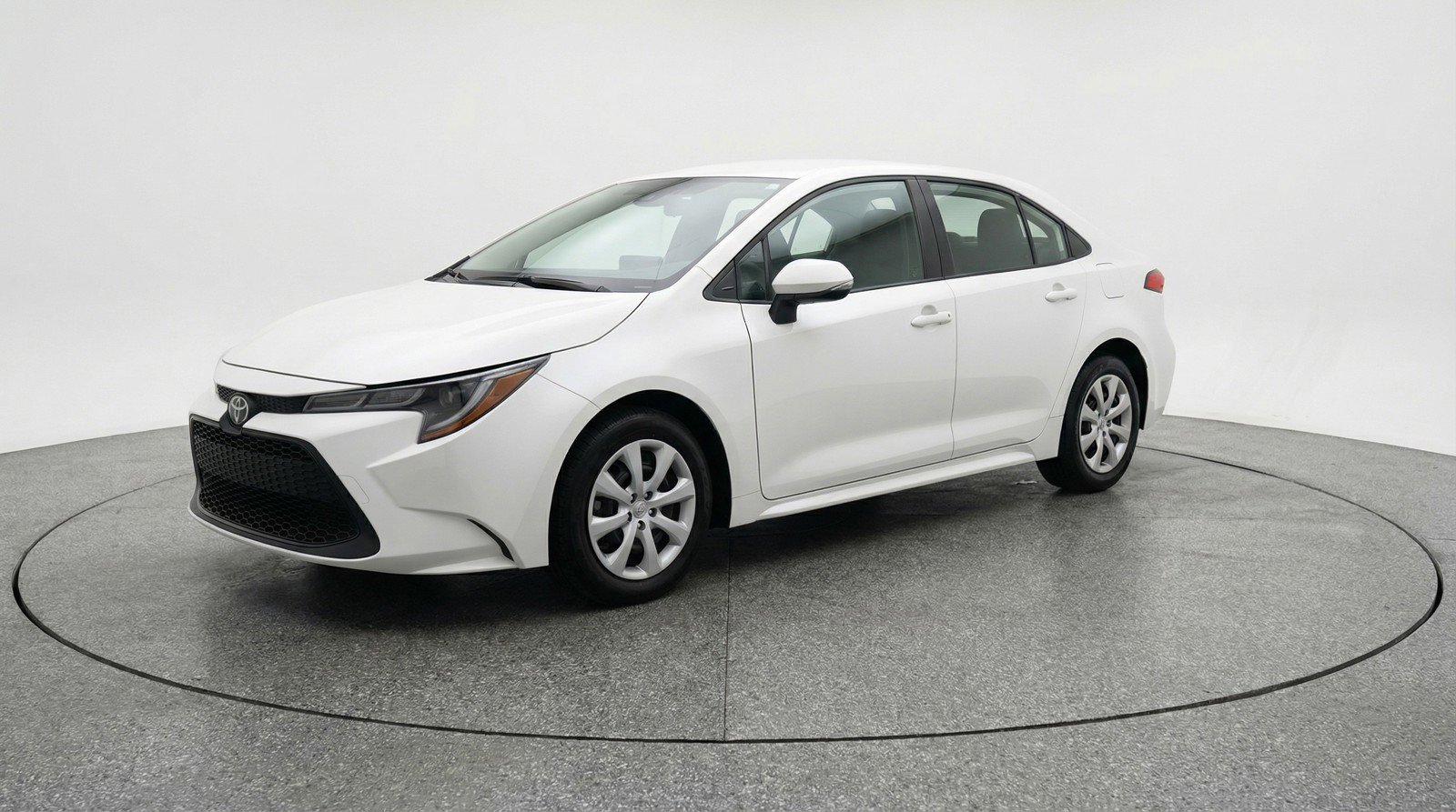 Used 2025 Toyota Corolla LE image 3
