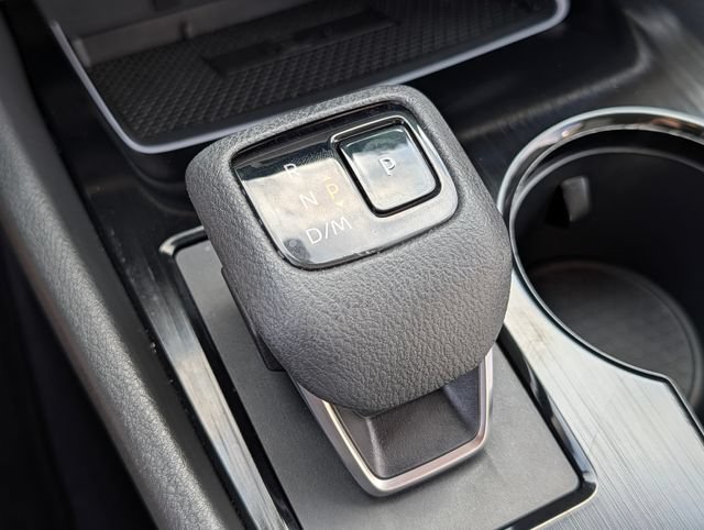 Used 2025 Nissan Rogue SL AWD/4WD image 27