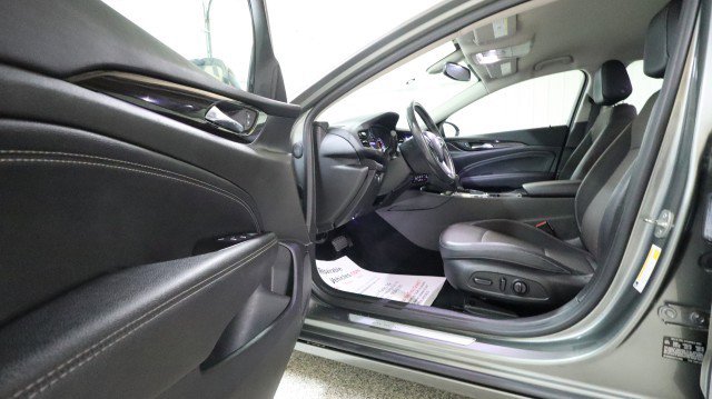 Used 2019 Buick Regal Preferred w/ Driver Confidence Package I image 9