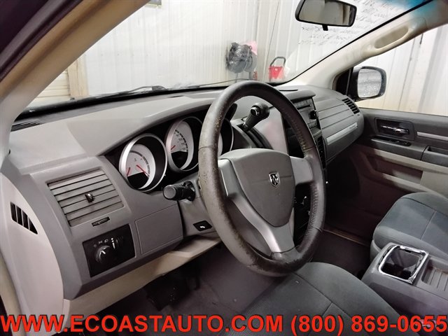 Used 2008 Dodge Grand Caravan SXT w/ Family Value Group FWD image 11