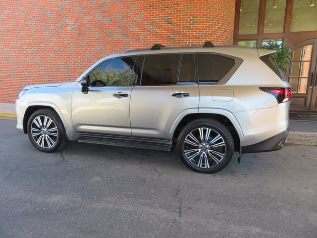 Used 2024 Lexus LX 600 4WD w/ Appearance Package image 7