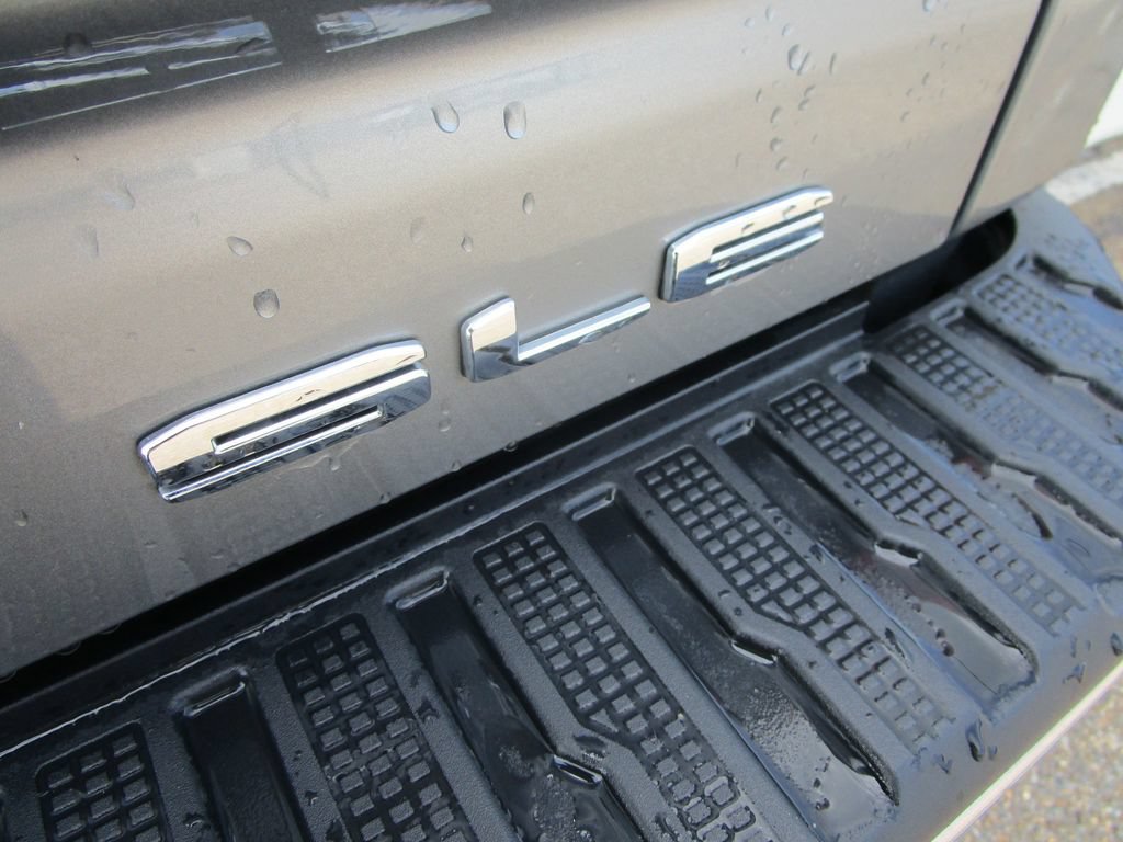 Used 2026 GMC Sierra 2500 SLE w/ SLE Value Package; AWD/4WD image 18