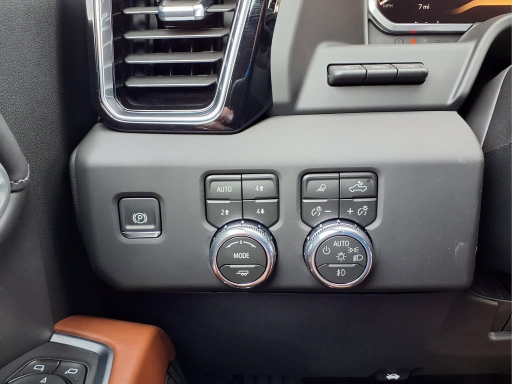 New 2026 GMC Sierra 2500 Denali Ultimate w/ LPO, Black Badging Package AWD/4WD image 27