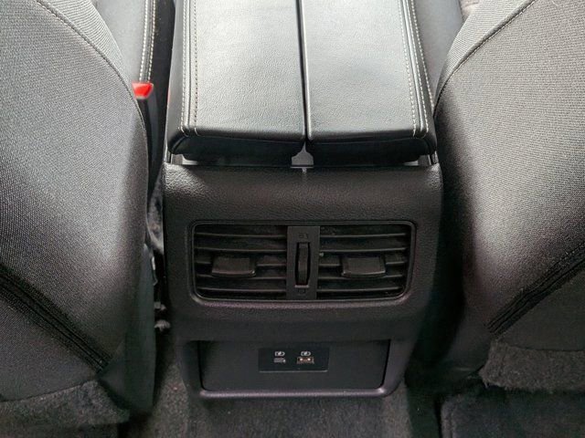 Used 2022 Nissan Rogue SV image 16