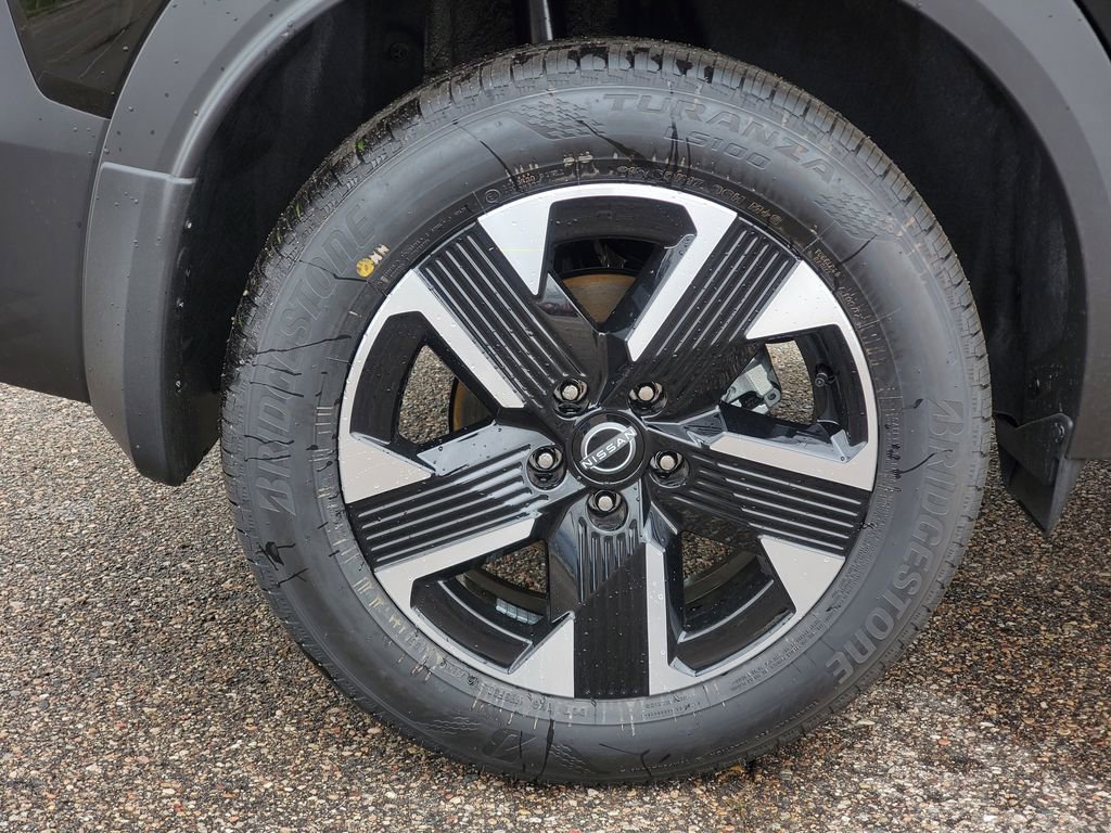 New 2026 Nissan Kicks SV AWD/4WD image 5