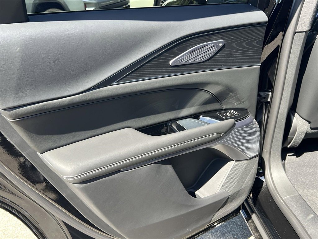 New 2026 Cadillac Lyriq V image 27