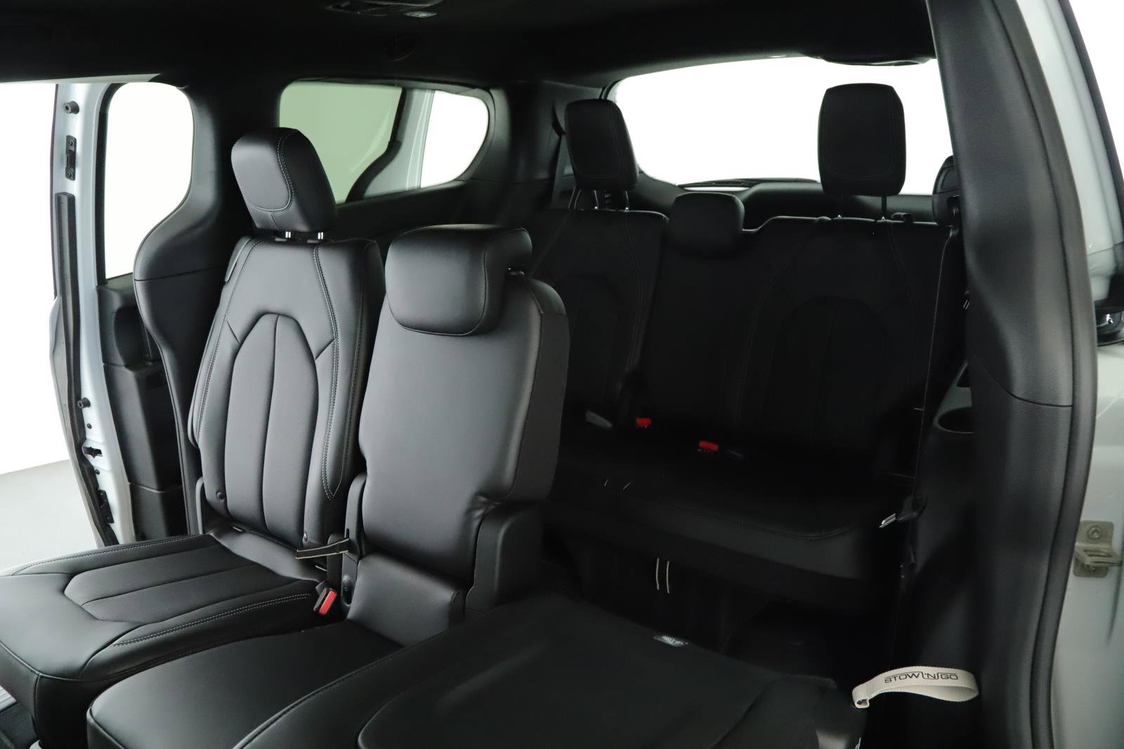 New 2026 Chrysler Pacifica Select image 6