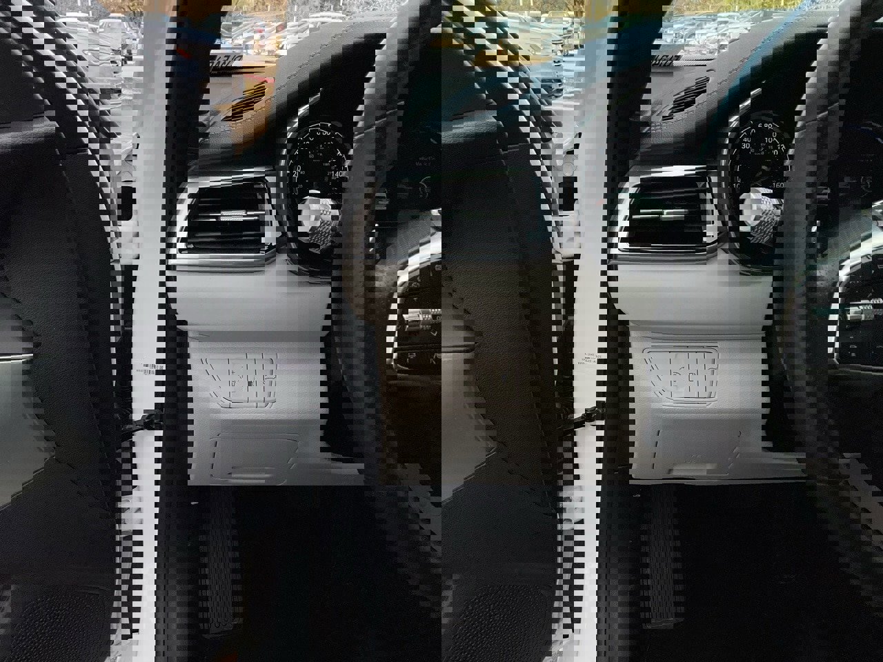 Used 2025 Genesis G70 2.5T image 24