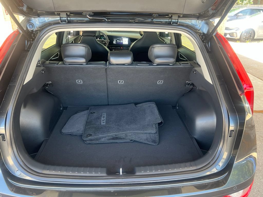 Certified 2024 Kia Niro EX FWD image 11