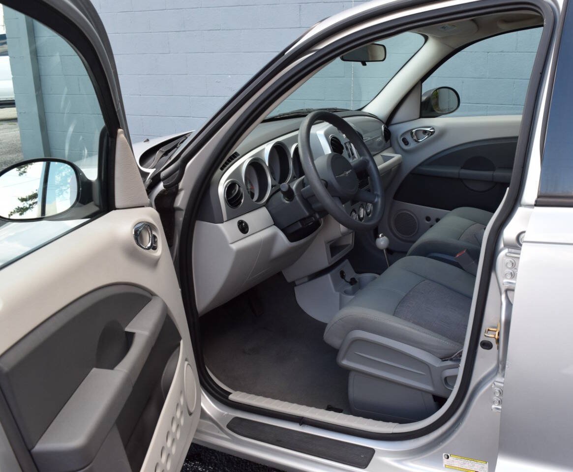Used 2006 Chrysler PT Cruiser Touring FWD image 3