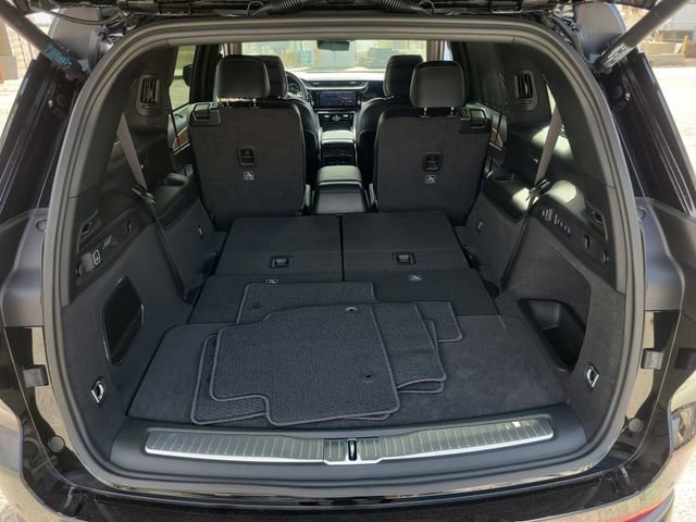 New 2026 Jeep Grand Cherokee L Summit w/ Obsidian Package AWD/4WD image 8