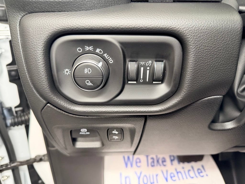 New 2026 RAM 1500 Big Horn AWD/4WD image 18