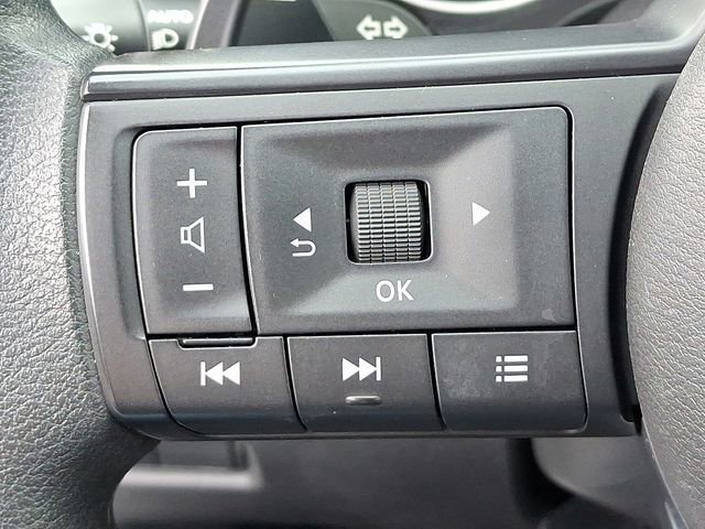 Used 2024 Nissan Rogue SV image 23