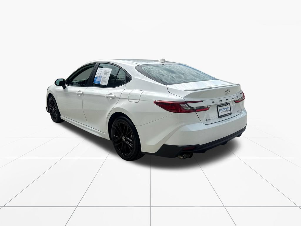 Used 2025 Toyota Camry SE FWD image 6