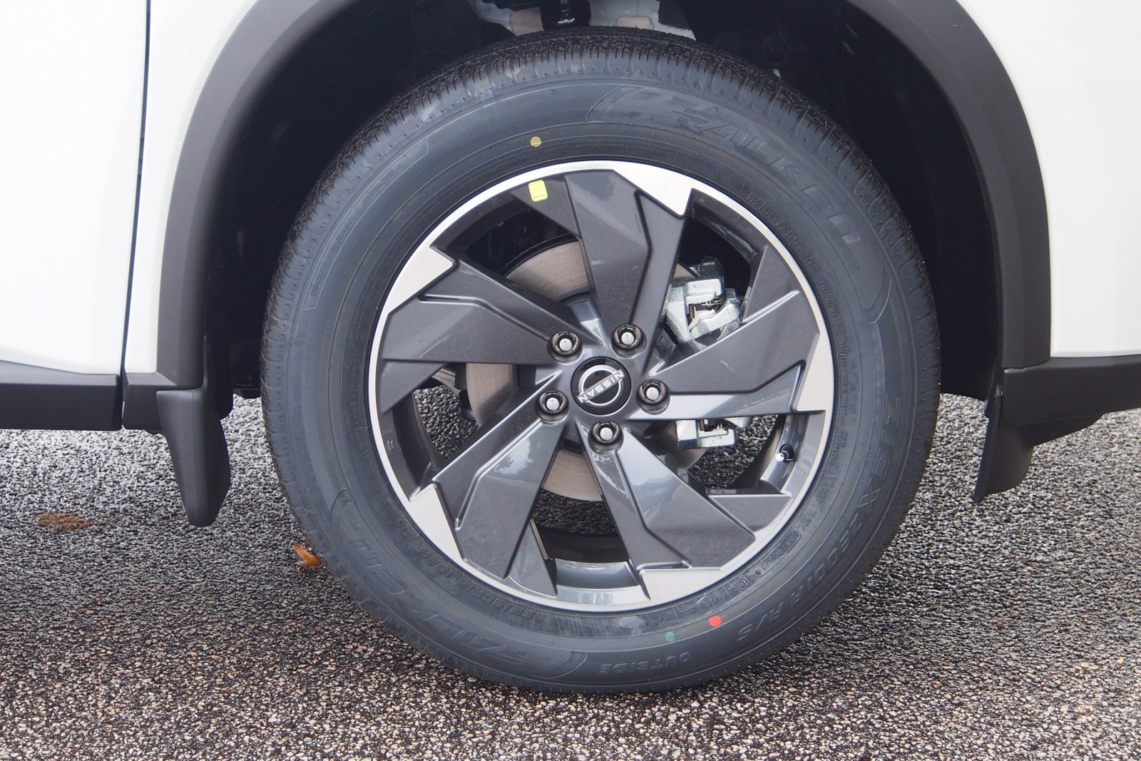 Used 2026 Nissan Rogue SV FWD image 9