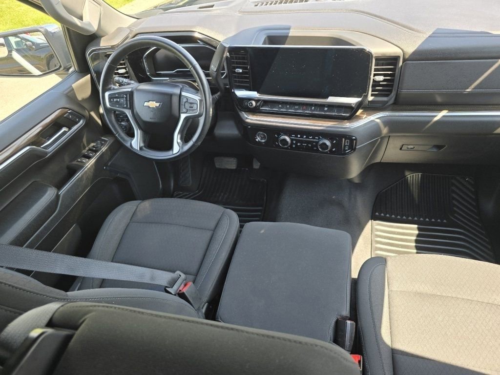 Used 2023 Chevrolet Silverado 1500 LT AWD/4WD image 22