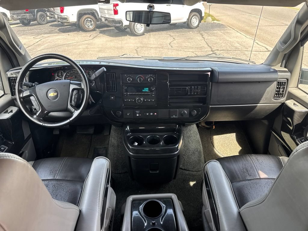 Used 2016 Chevrolet Express 2500 RWD image 31