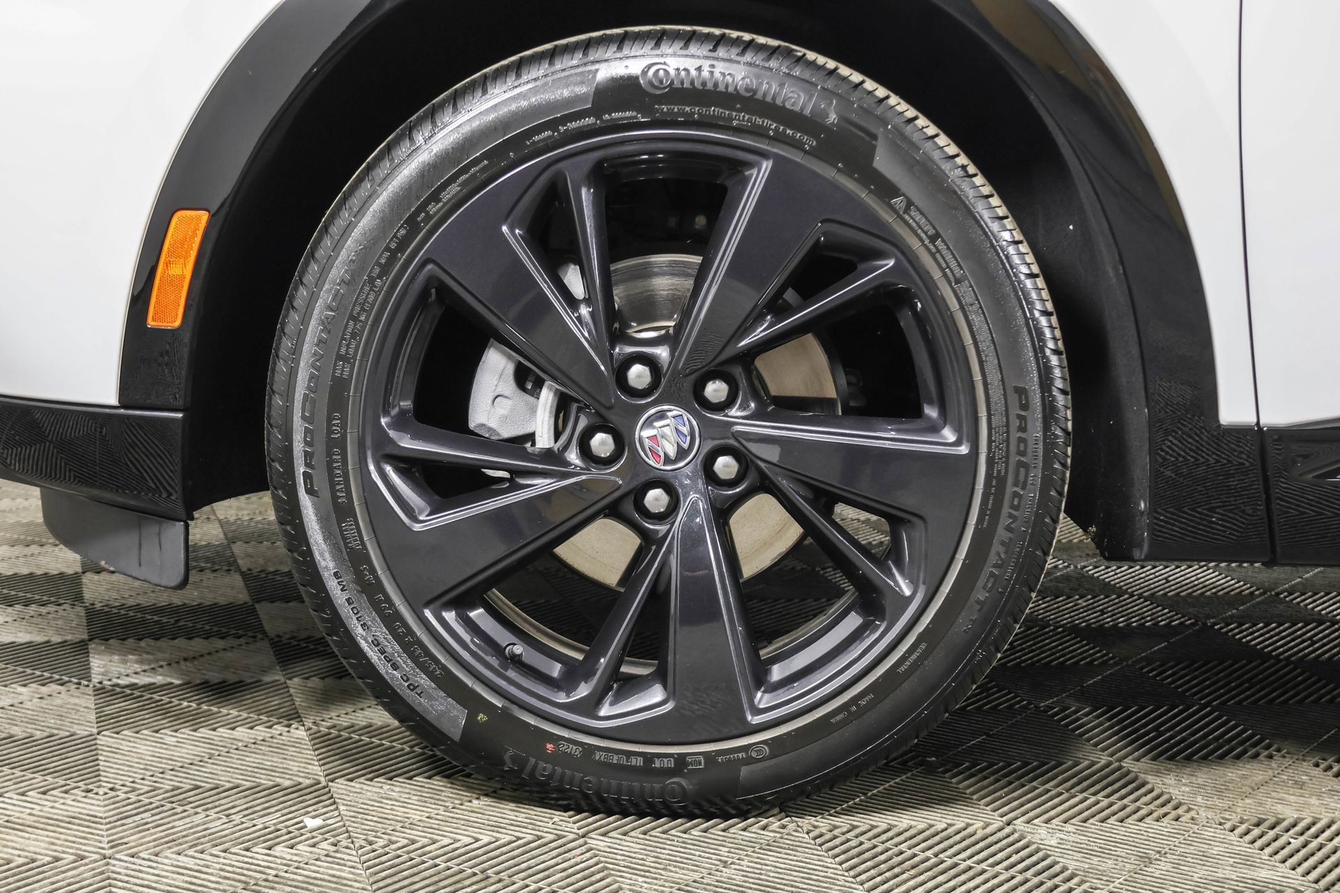 Used 2023 Buick Envision Essence w/ Sport Touring Package image 23