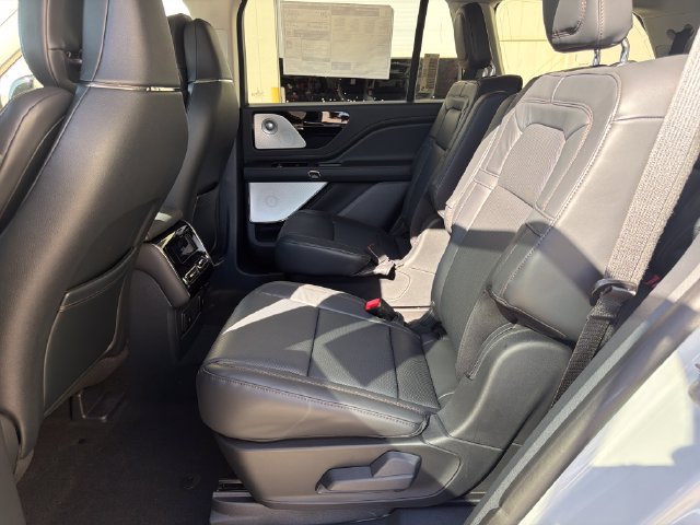 New 2027 Lincoln Aviator Reserve AWD/4WD image 15