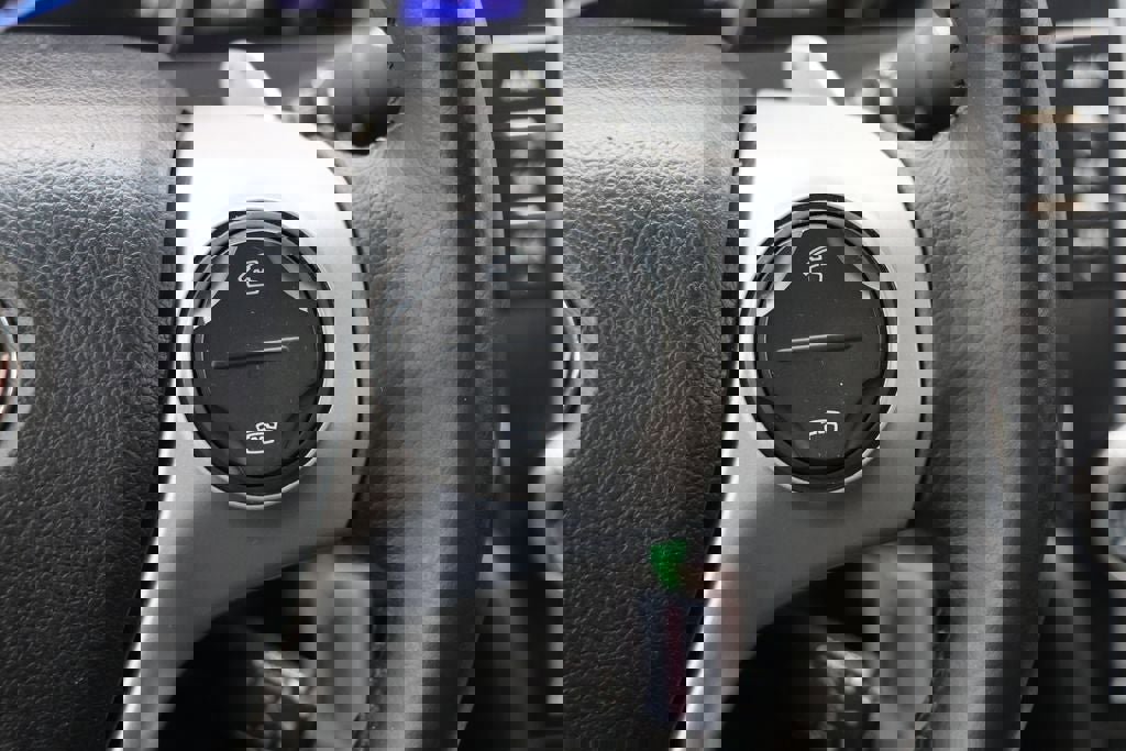 Used 2013 Toyota Camry SE image 19