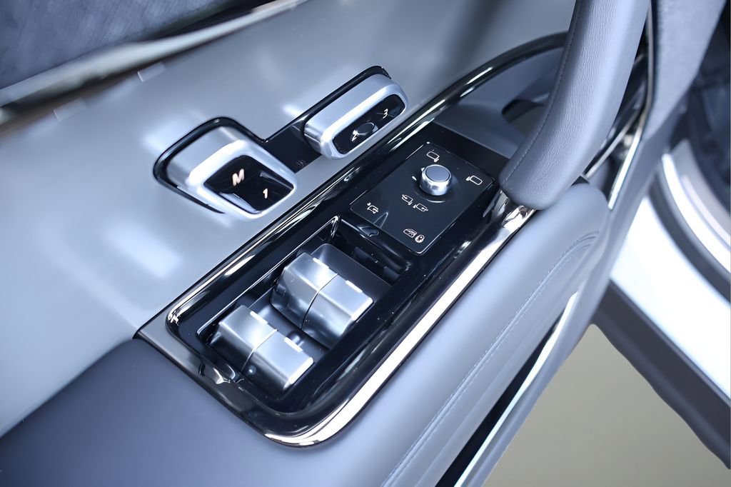 New 2026 Land Rover Range Rover Sport Dynamic SE image 11