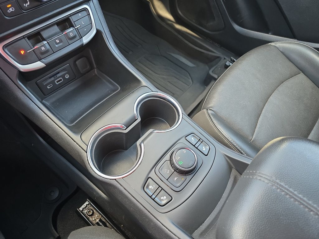 Certified 2023 GMC Terrain SLT w/ LPO, Floor Liner Package AWD/4WD image 26