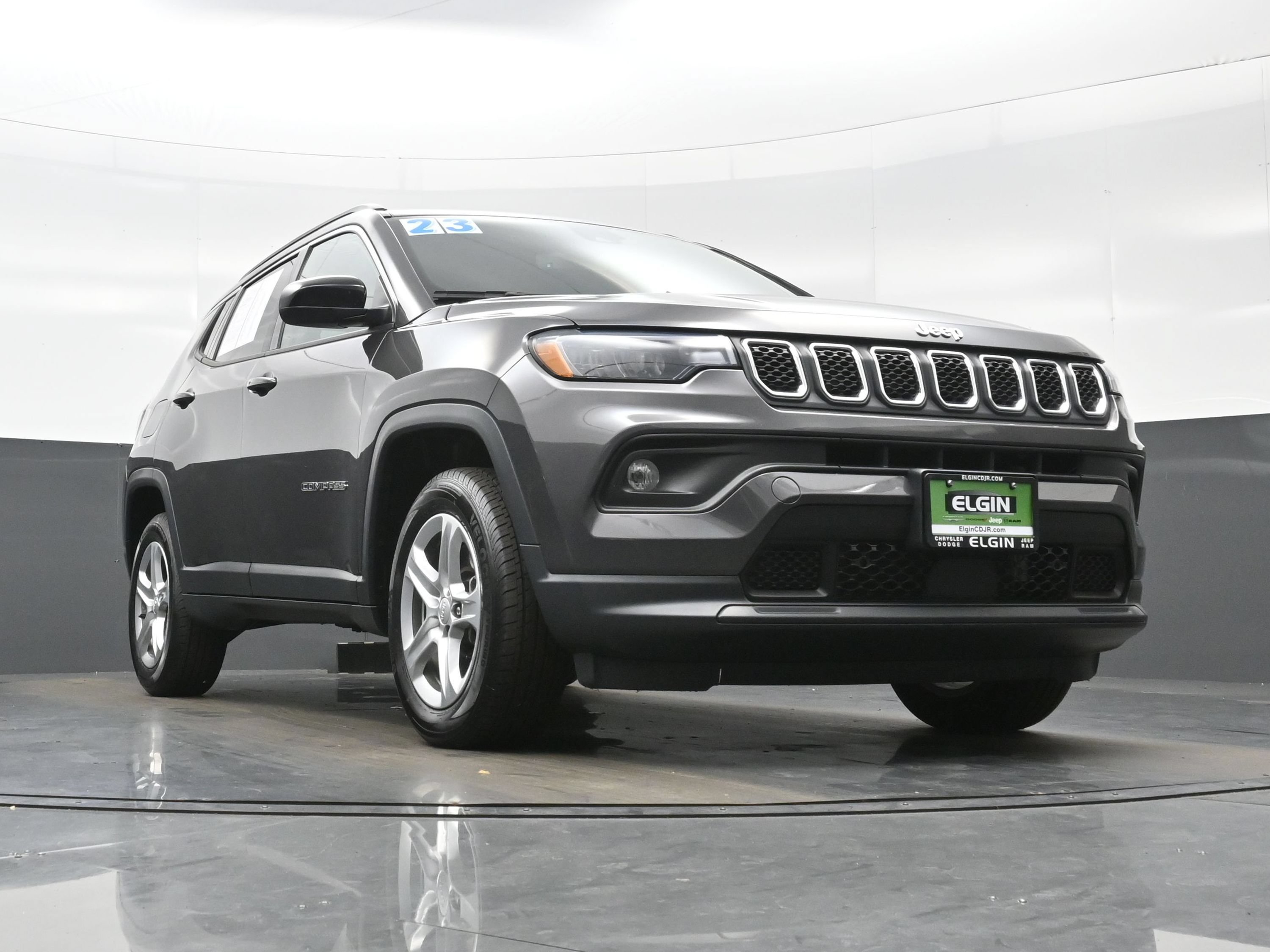 Used 2023 Jeep Compass Latitude w/ Convenience Group AWD/4WD image 35
