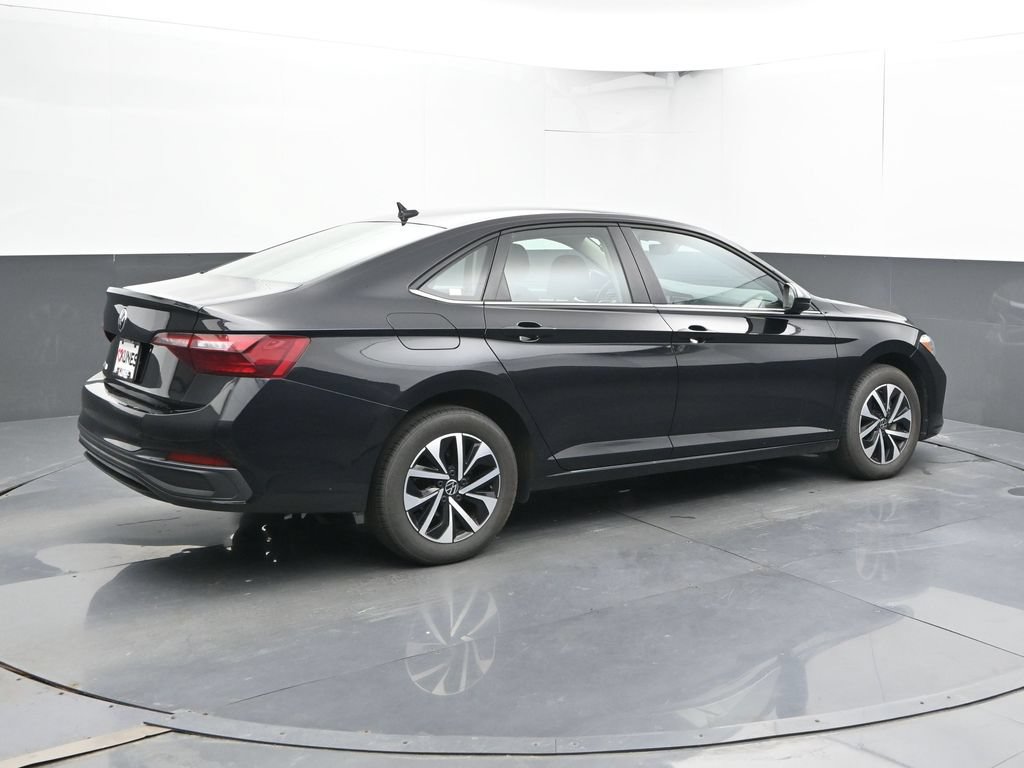 Used 2024 Volkswagen Jetta S FWD image 3