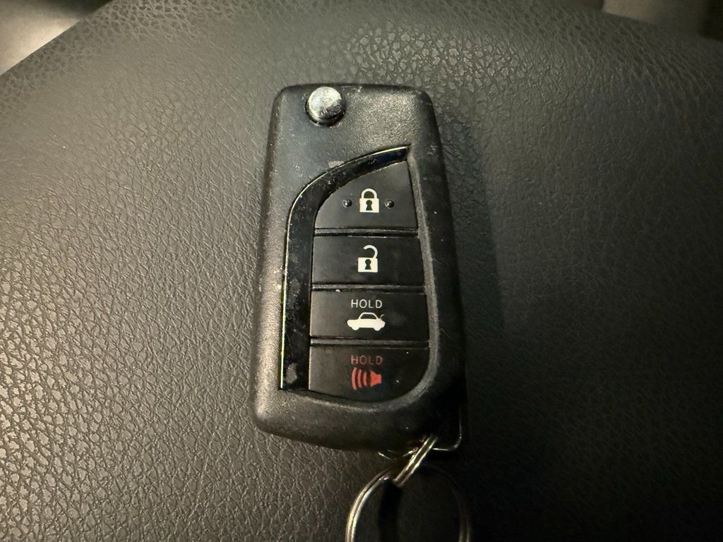 Used 2018 Toyota Camry LE FWD image 16