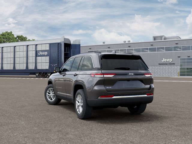 New 2026 Jeep Grand Cherokee Laredo image 3