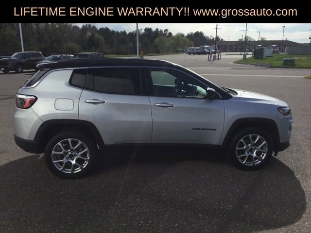 Used 2025 Jeep Compass Limited AWD/4WD image 9
