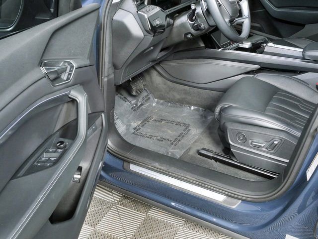 Certified 2024 Audi Q8 e-tron Prestige AWD/4WD image 8