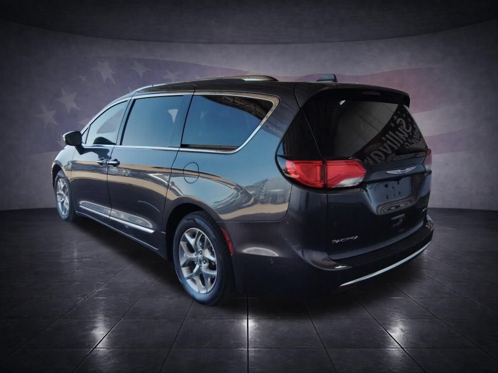 Used 2019 Chrysler Pacifica Limited w/ Advanced Safetytec Group FWD image 3