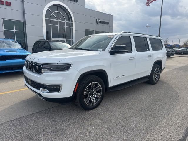 Used 2023 Jeep Wagoneer L Series II w/ HD Trailer Tow Package image 2