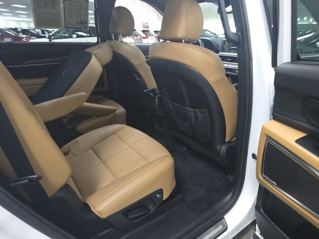 Used 2021 Kia Telluride SX w/ Towing Package image 9