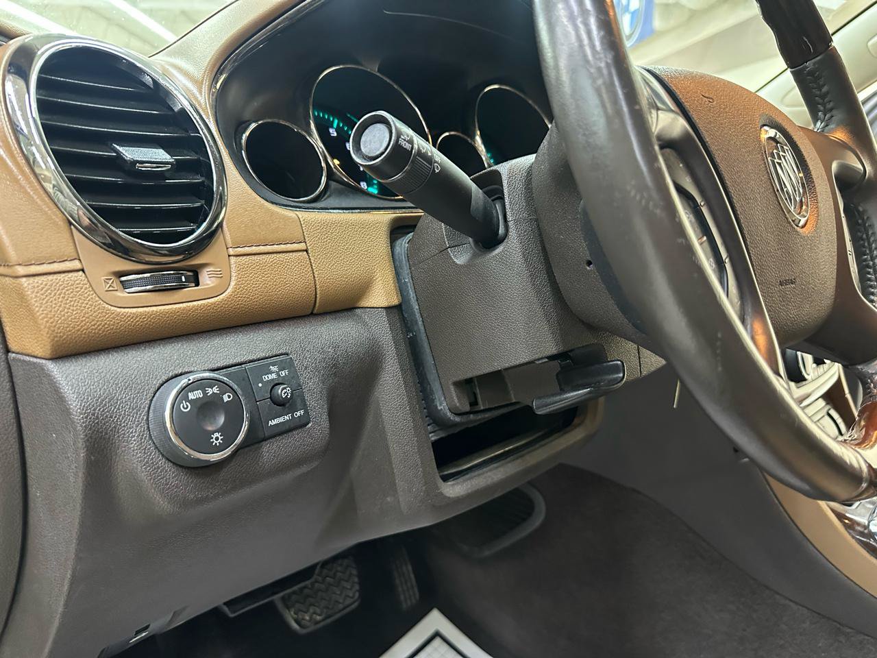 Used 2015 Buick Enclave Leather AWD/4WD image 19