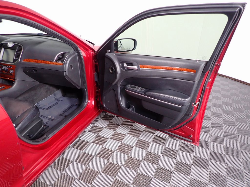 Used 2012 Chrysler 300 Limited image 25