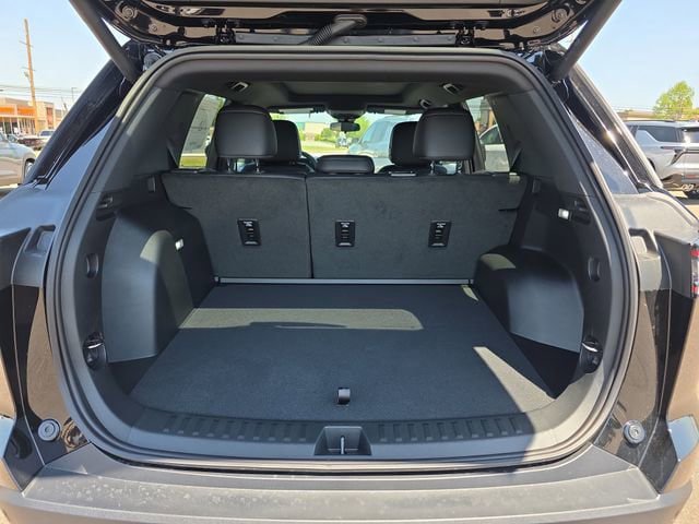 New 2026 Chevrolet Equinox LT w/ Convenience Package II FWD image 13