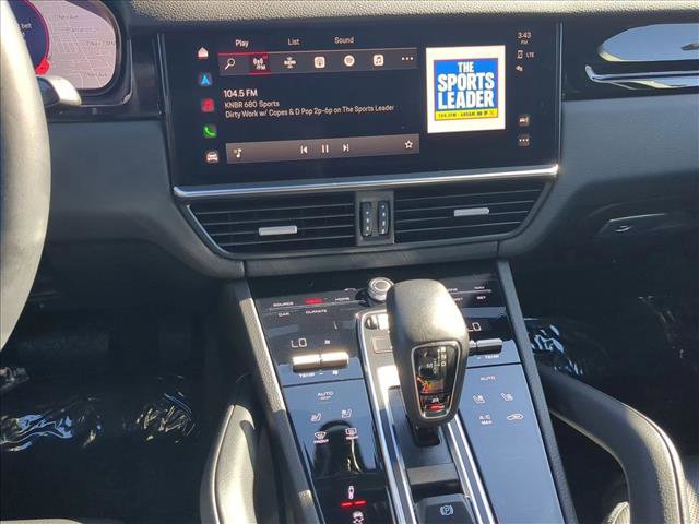 Used 2023 Porsche Cayenne Coupe image 15