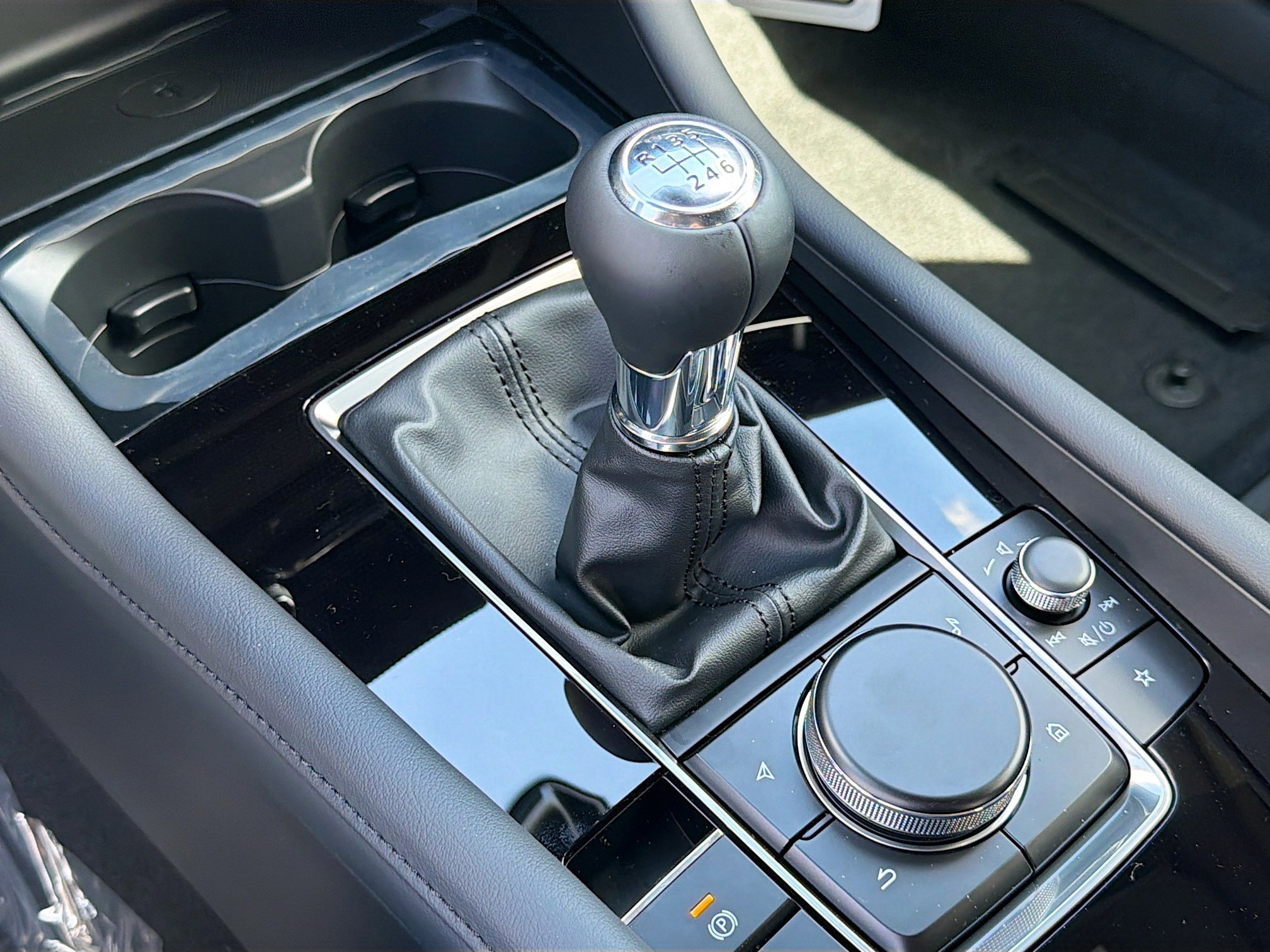 New 2026 MAZDA MAZDA3 2.5 S Hatchback w/ Premium Pkg FWD image 28