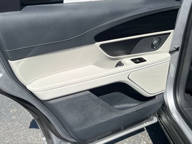 New 2026 Lincoln Nautilus Reserve AWD/4WD image 17