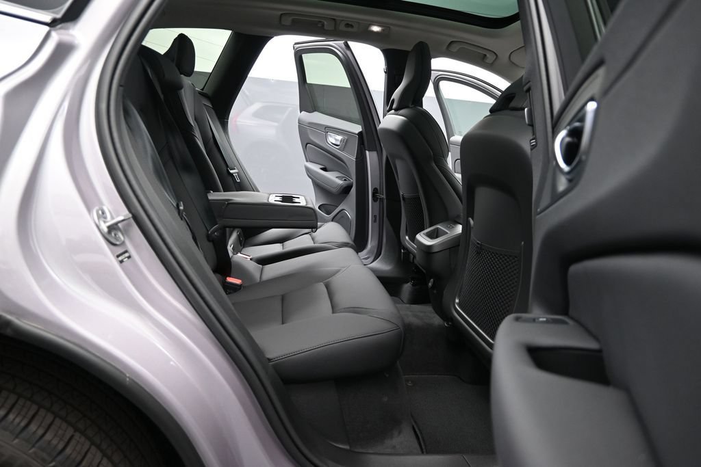 New 2026 Volvo XC60 B5 Core w/ Climate Package AWD/4WD image 38
