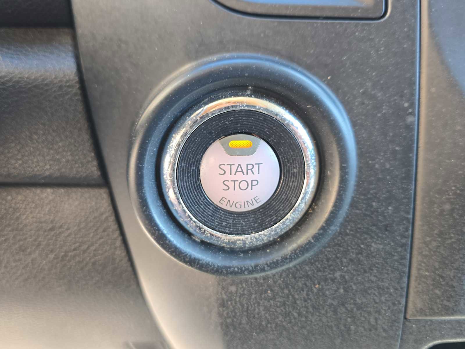 Used 2022 Nissan Titan S image 18