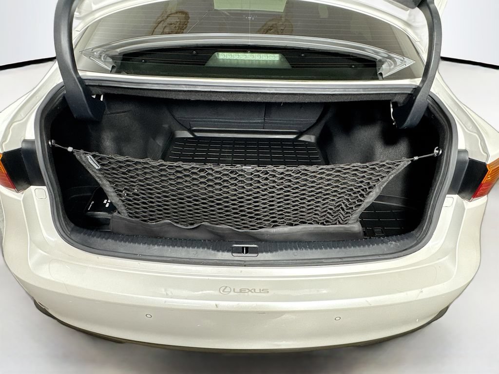 Used 2019 Lexus IS 300 w/ Premium Package RWD image 33