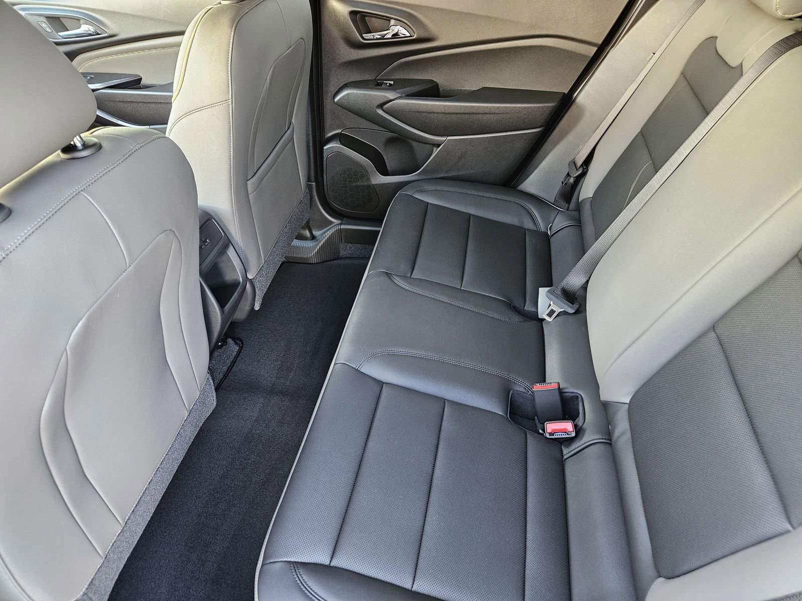 New 2026 Chevrolet Trax ACTIV w/ Sunroof Package image 30