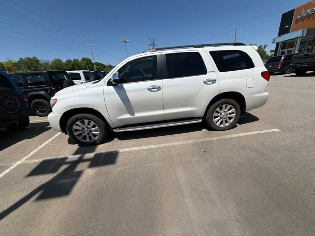 Used 2017 Toyota Sequoia Platinum AWD/4WD image 4