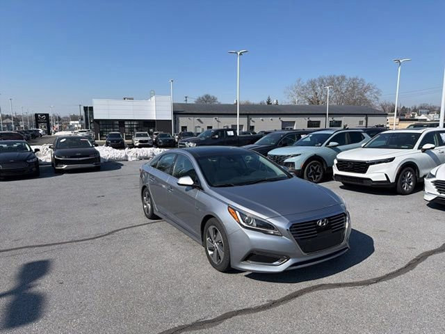 Used 2016 Hyundai Sonata Limited w/ Option Group 02 image 13