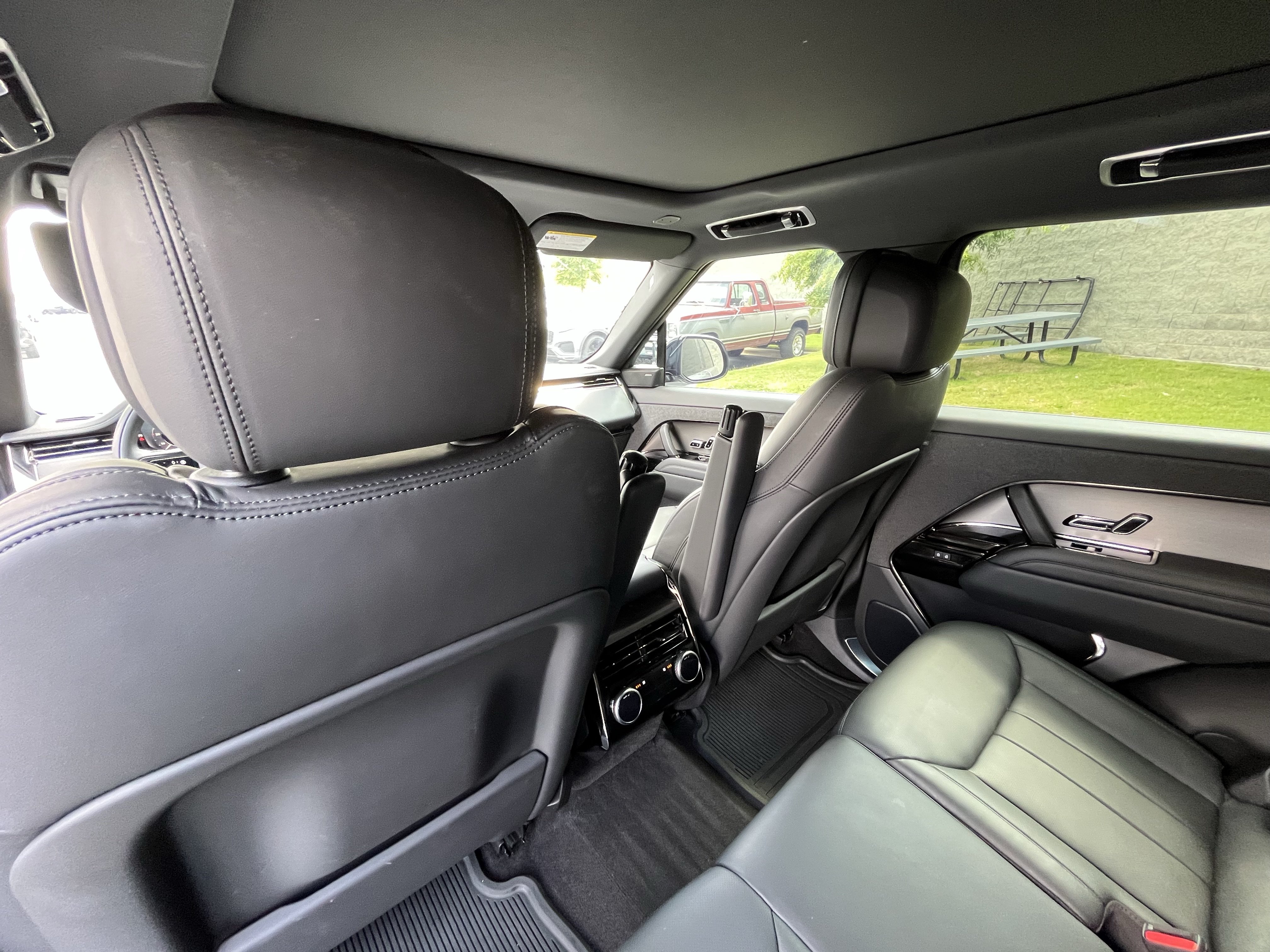 Certified 2025 Land Rover Range Rover Sport SE AWD/4WD image 33