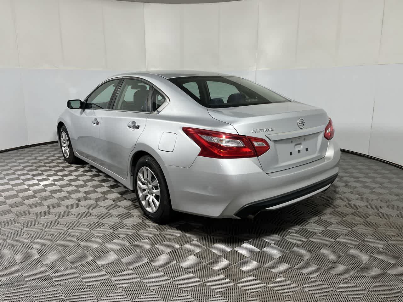 Used 2016 Nissan Altima 2.5 S w/ Power Driver Seat Package FWD image 6